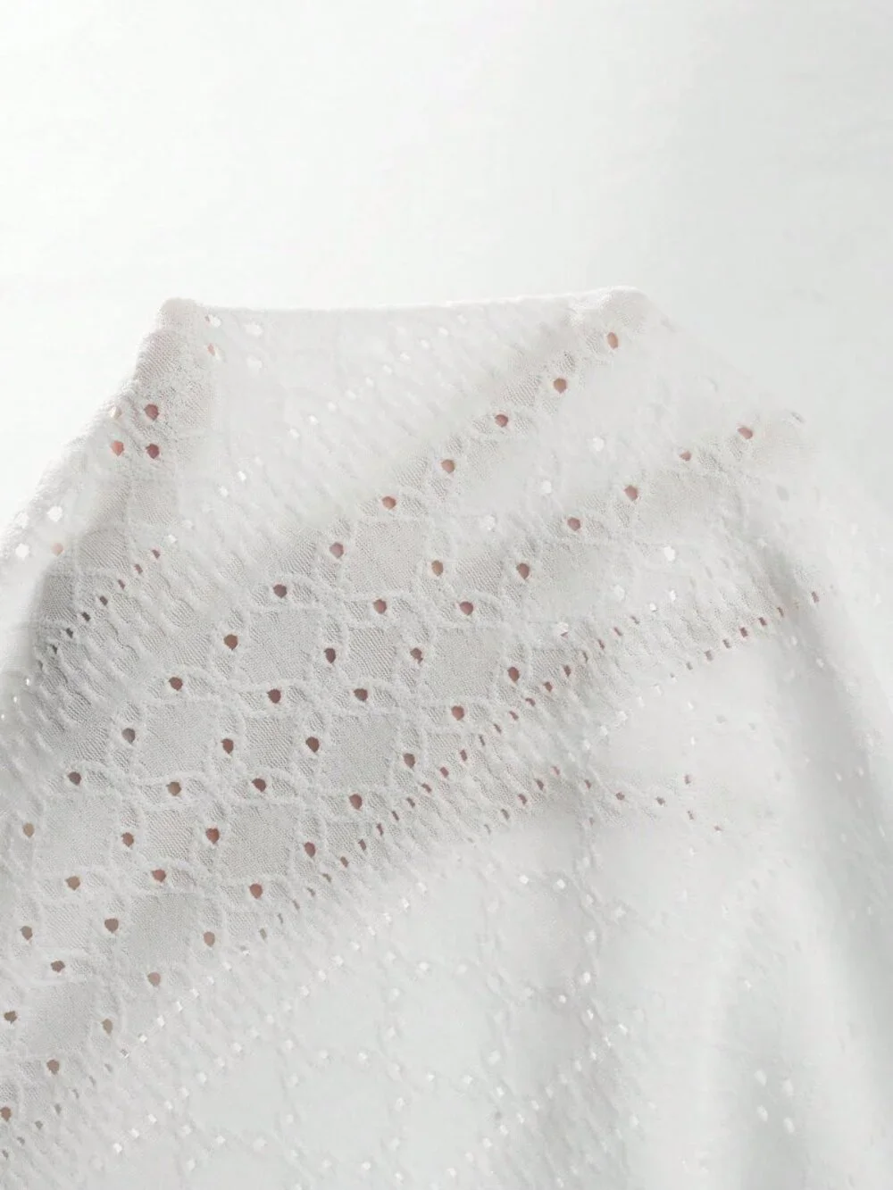 White Casual Women's Eyelet Embroidery Knitted Slim Fit T-Shirt
